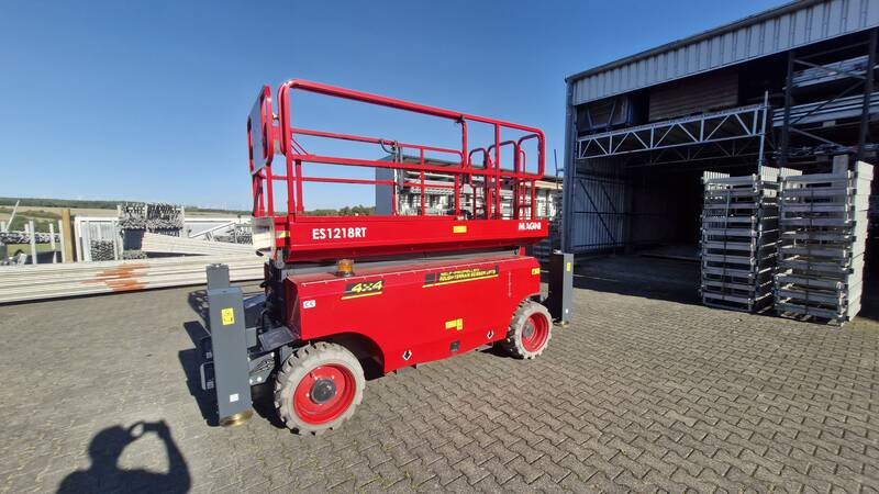 Magni Scherenbühne 12m Outdoor